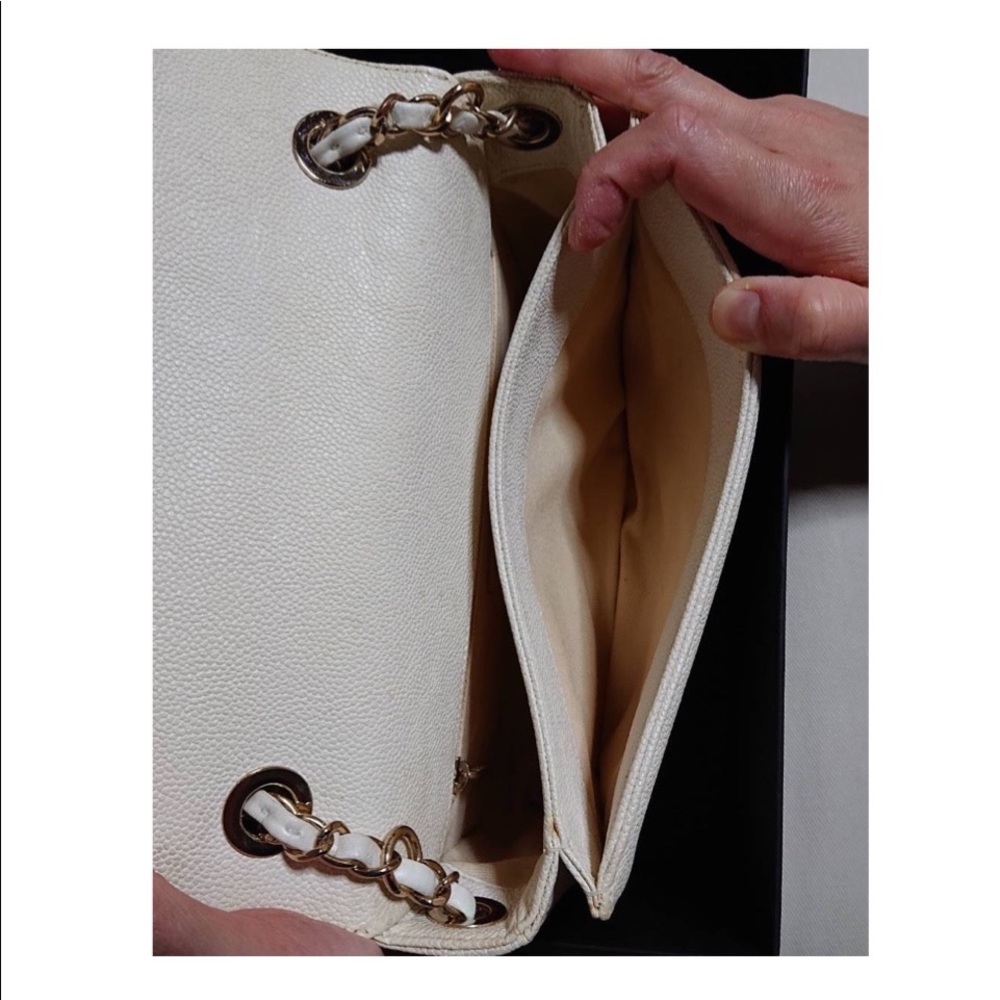 Chanel flap bag white - Picture 7 of 15